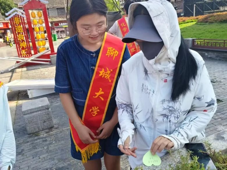 �ĳǴ�W���W�����WԺ�z�L���־Ը������e�k��һ���t�ļ�Ӣ�ۡ��tɫ����չ����