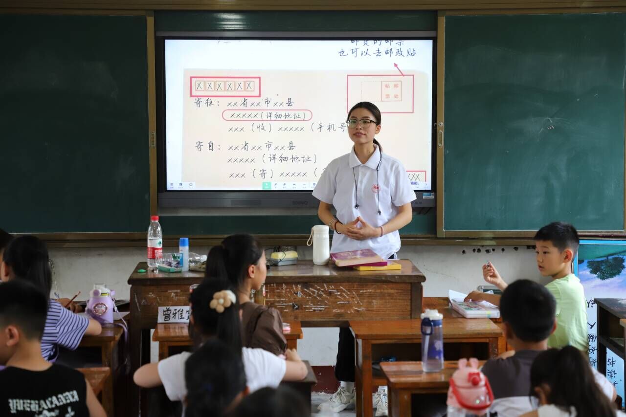 ��ϵ߅�����ഺ־Ը�С������ϵ�һ�����WԺ��Ժ�_չ���Ž������