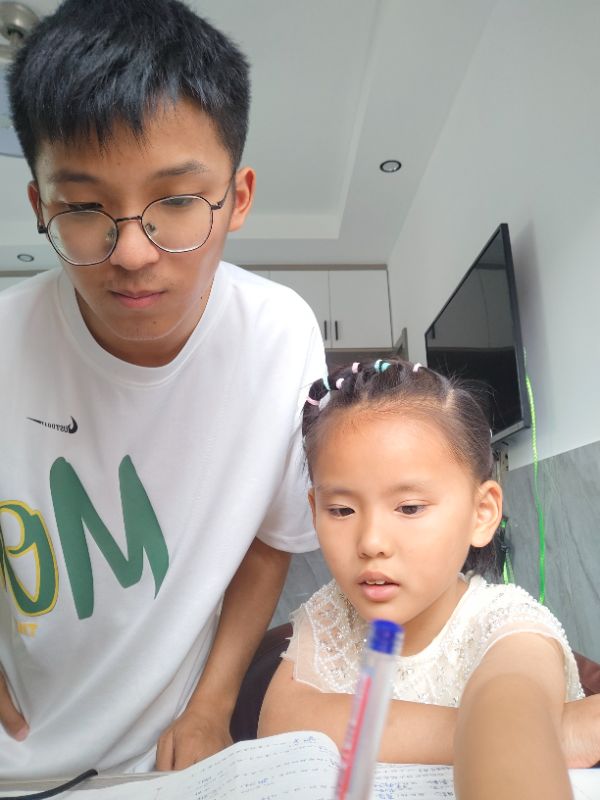 �����W�ӷ��l(xi��ng)���頿���أ���ůͯ��