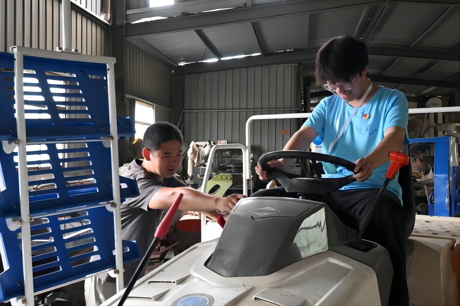 ���������f�S�꣬���ꄓ�����J�µ�·