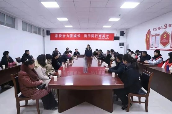 ��У�����ٳ��L���y��ͬ����Ӣ��