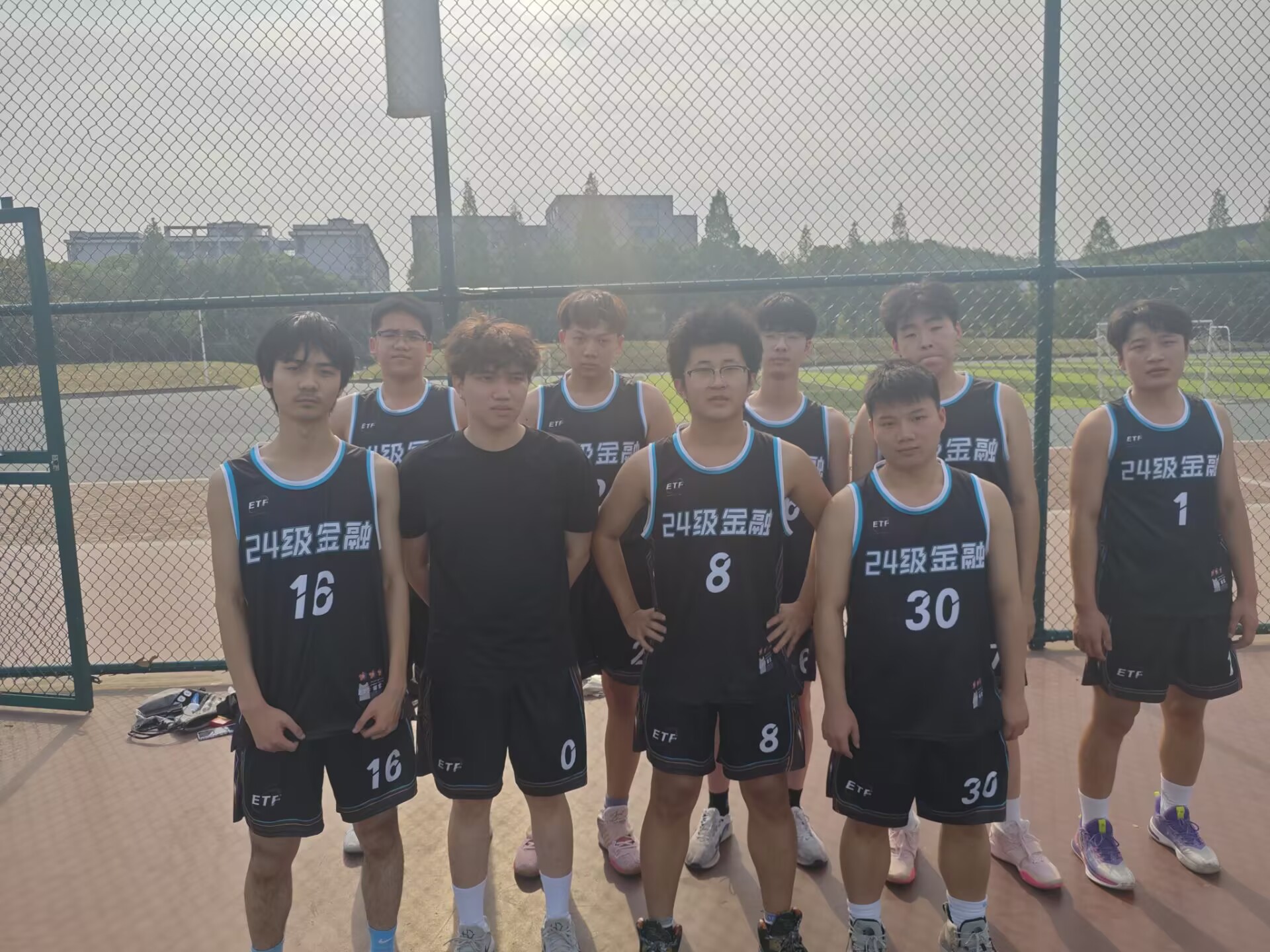 �����c��(j��ng)��(j��)�W(xu��)Ժ�@���(du��)�Z�ڣ�����ഺ�^�M(j��n)֮��