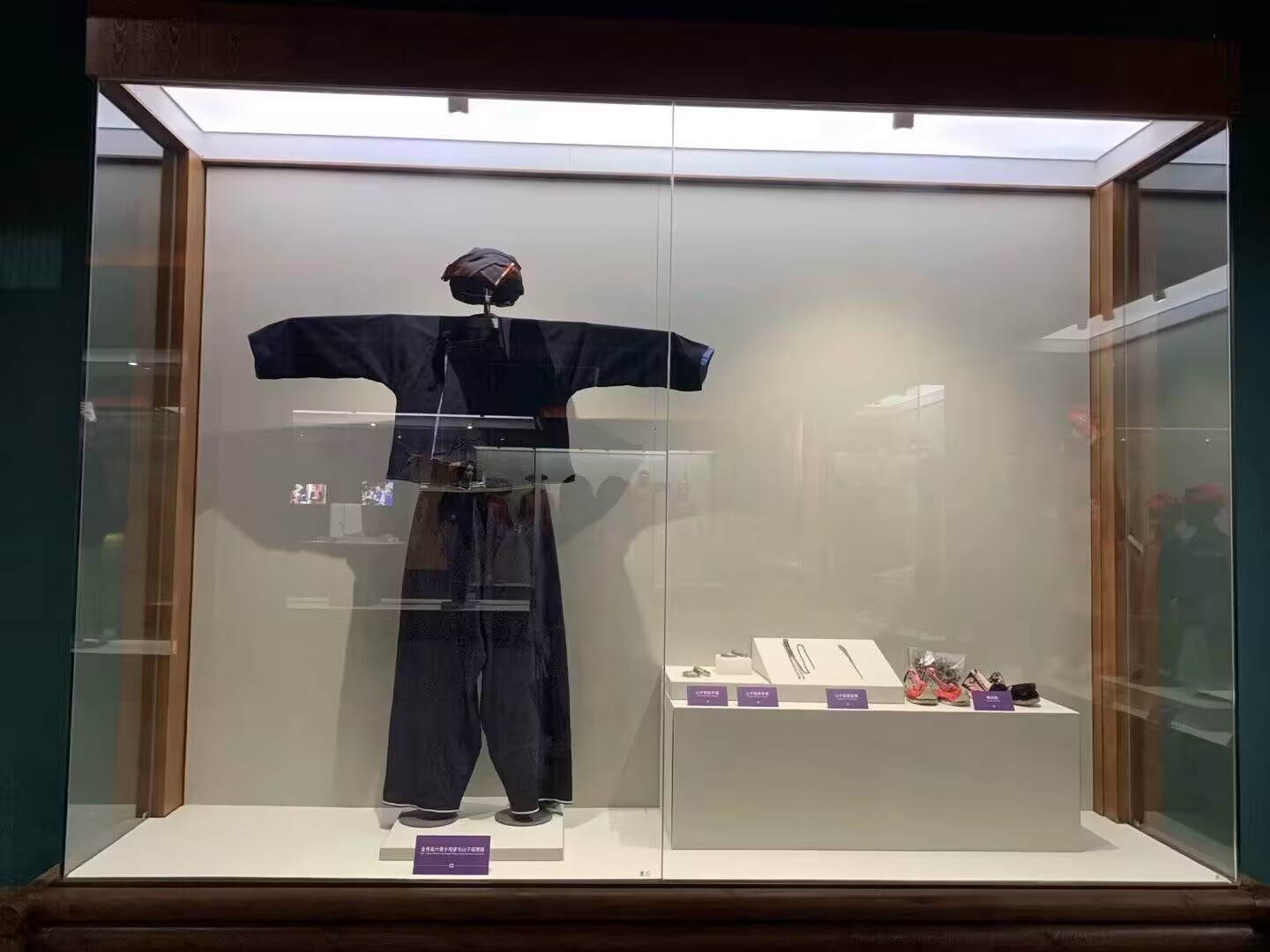 �V������W�Ӻ���������`�����M���㬎�岩���^���I�Է��z���C�L��