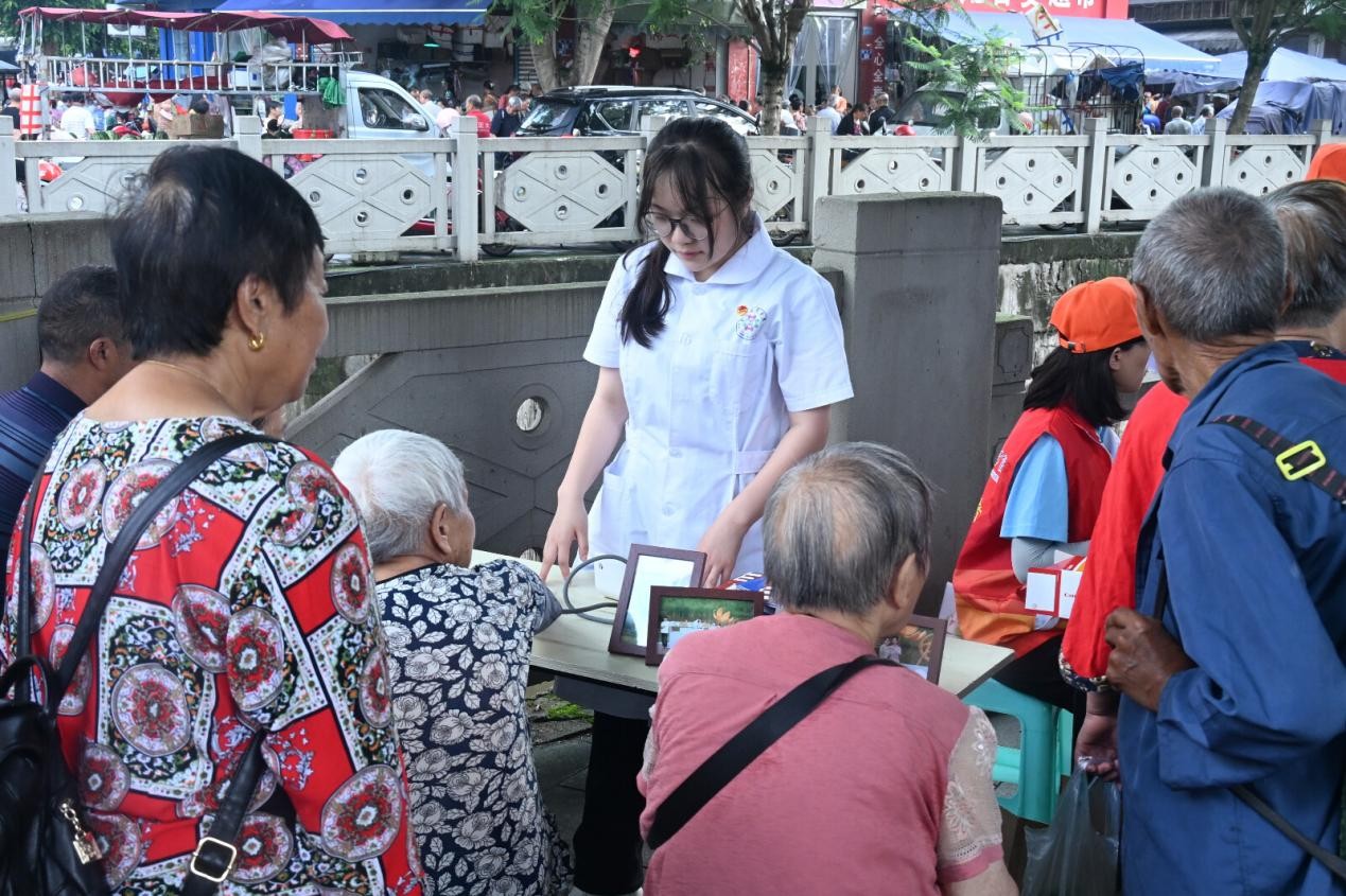 ���R�^�����ů ׌�Ҹ�������ɫ���ؑc���й����I(y��)�W(xu��)Ժ�l(xi��ng)�����d���M(j��n)�F(tu��n)�����s���^(q��)�p���(zh��n)�_չ�����(sh��)�`���