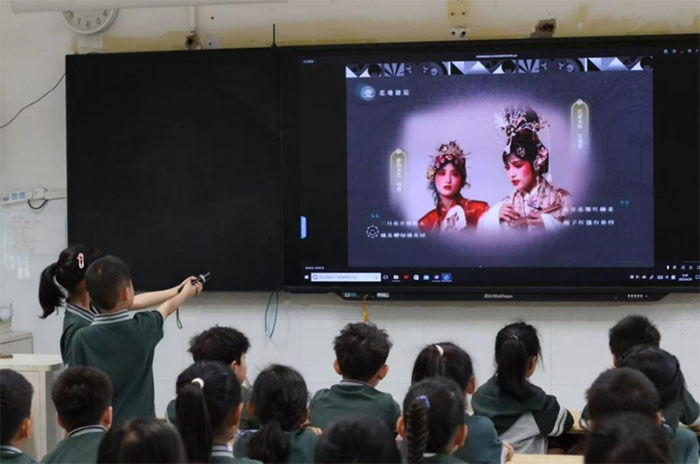 ���g���D(zhu��n)����퍣��G������������ ��������Ӱ���ġ��F(tu��n)�(du��)������С�W(xu��)�_(k��i)չУ�@���v��(sh��)�`