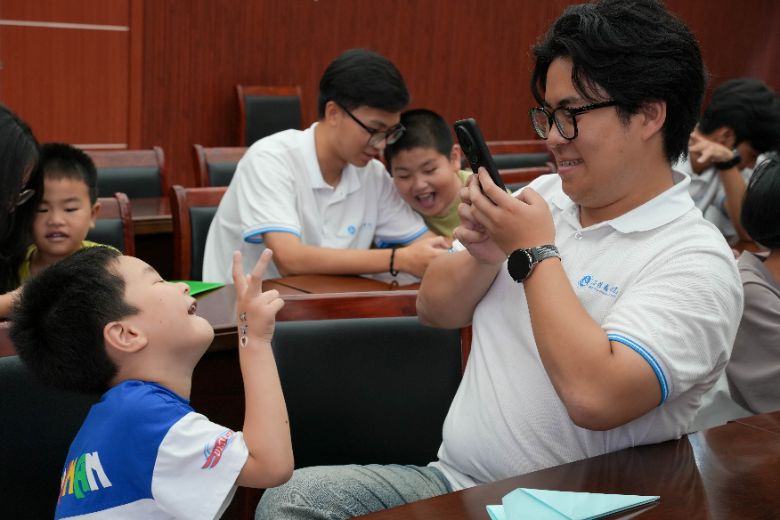 ǰ�ؿƼ����l|�o�˙C�c AI �x���l�僺ͯ����