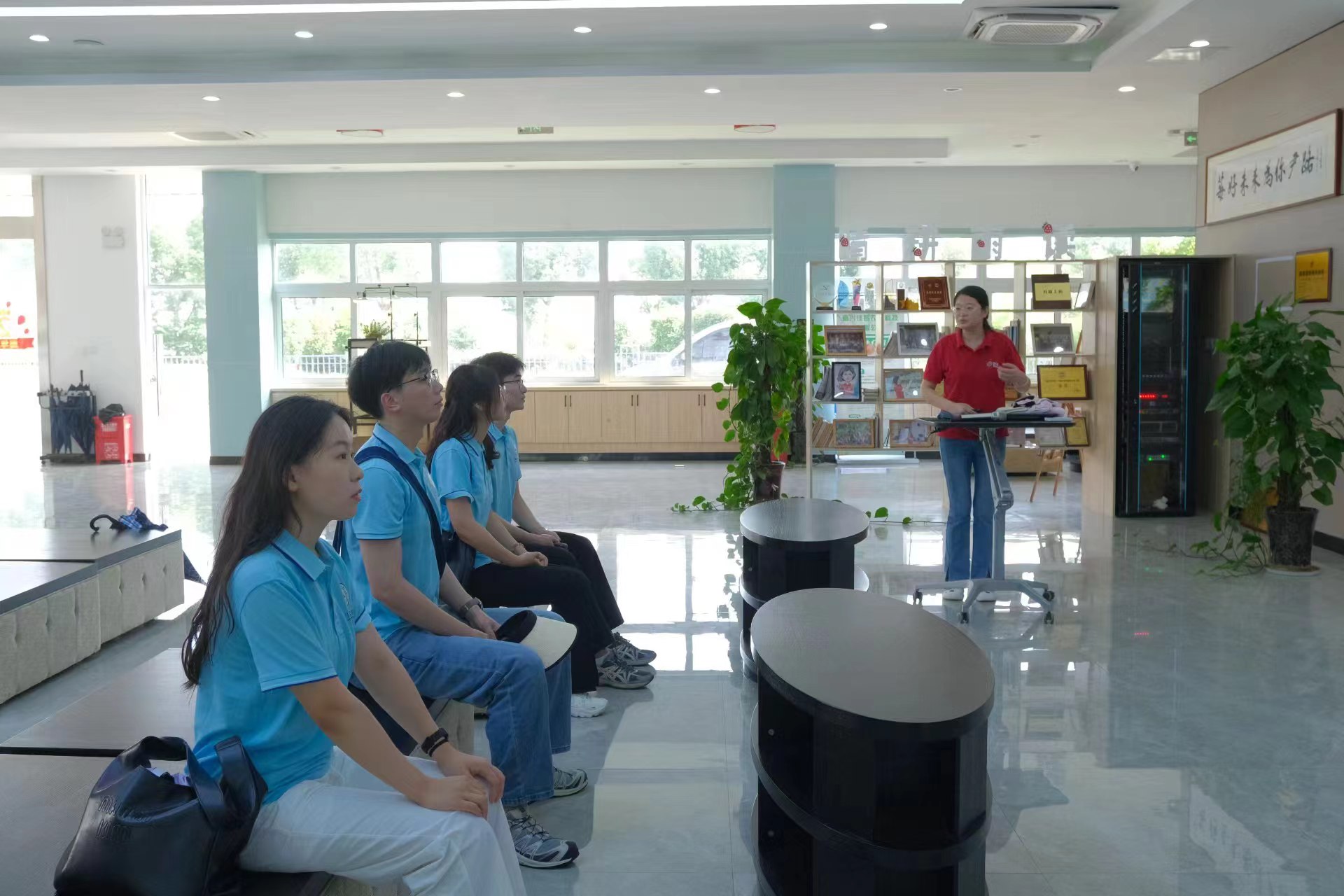 ����W�������l��һ����̽�������ﹲ�����D��