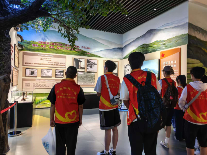 ��Ϫ�����ഺ�� ���]�W(xu��)��̽�������ɫ���d·