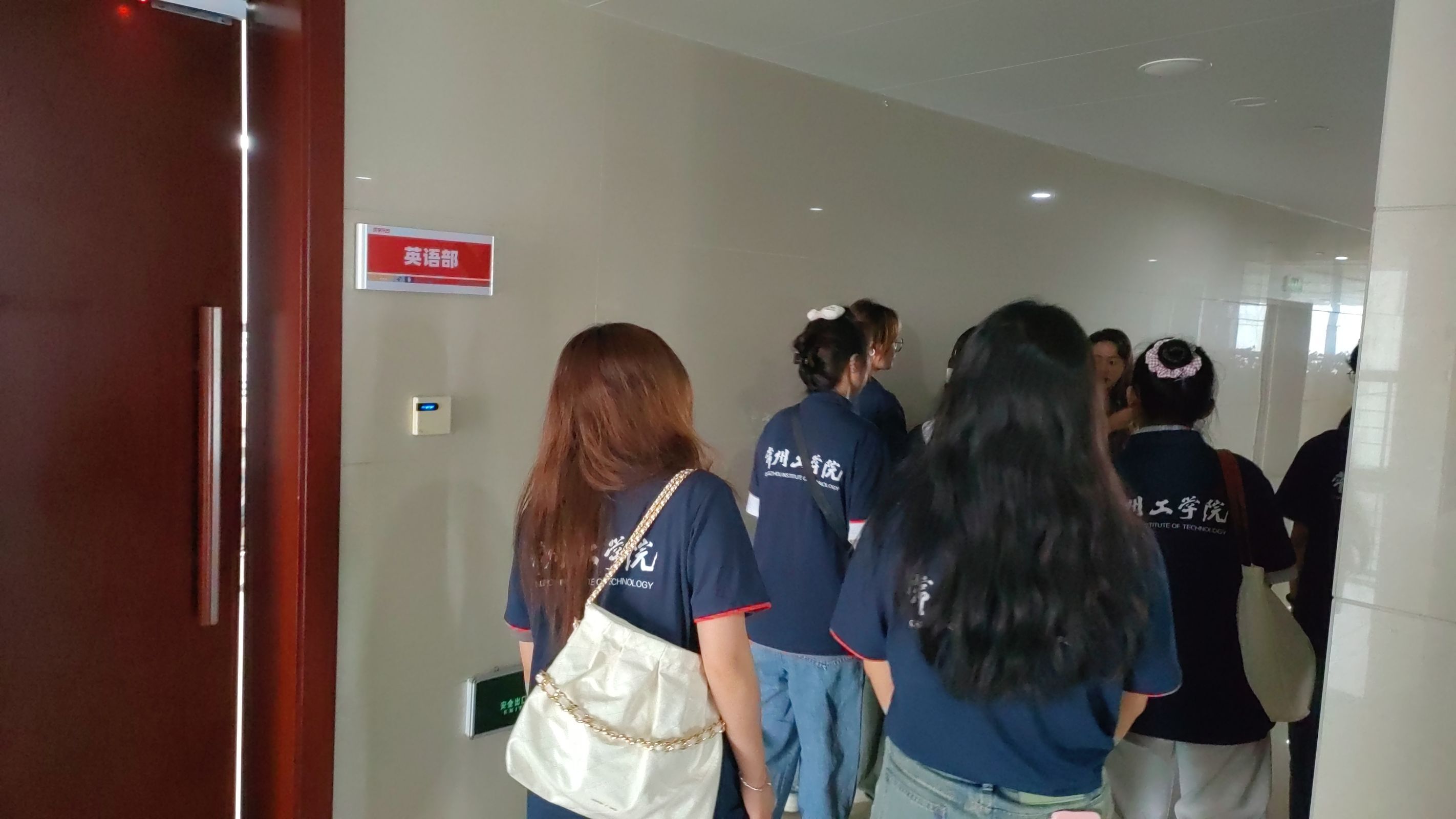 ���ഺ���裬�v��̽��