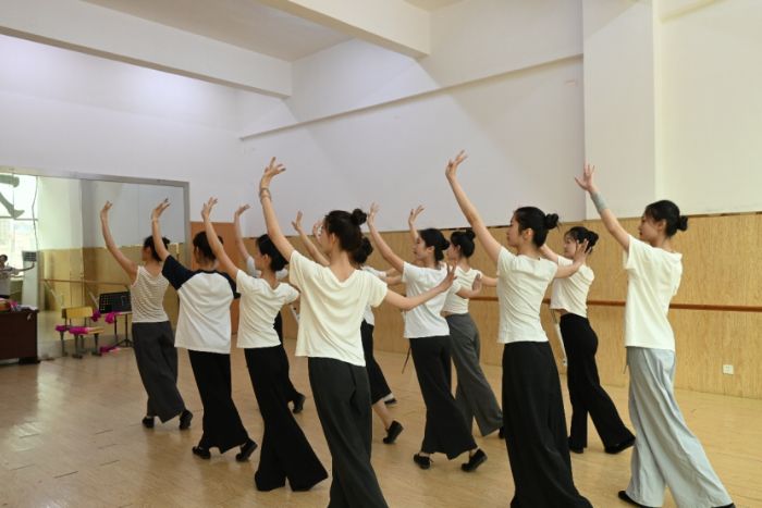 �ഺ�x�ܷ��z���У�����ؔ����W���`�F����̽���M�ϲɲ��