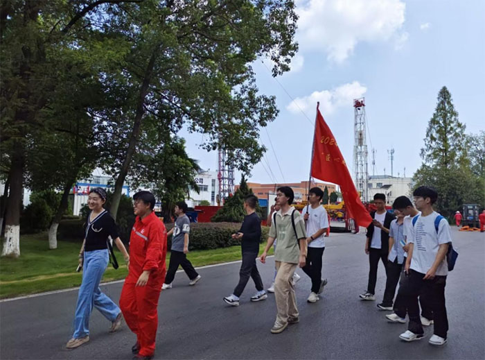 ��܇�g���l���Cе���ĵĮa�W���ں�֮·