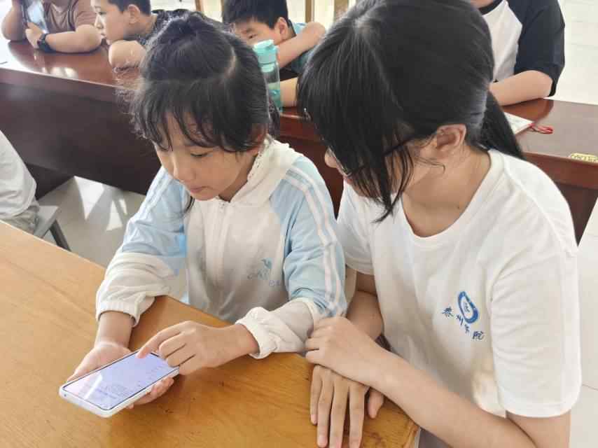 ����С˼��һ�w�����߽����؃�ͯ�ă�(n��i)��--����������`