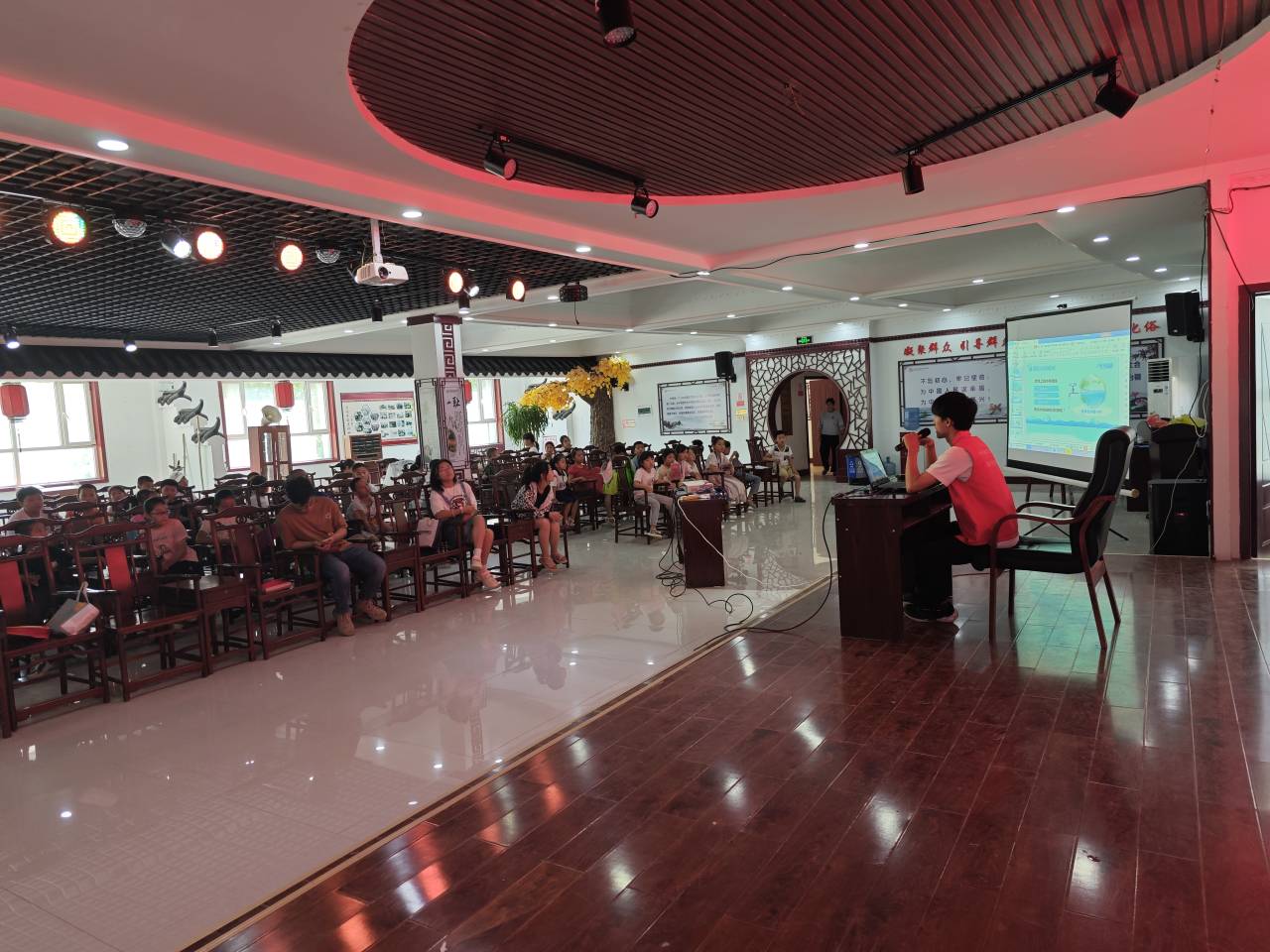 ���s��ˮ���v�M��^