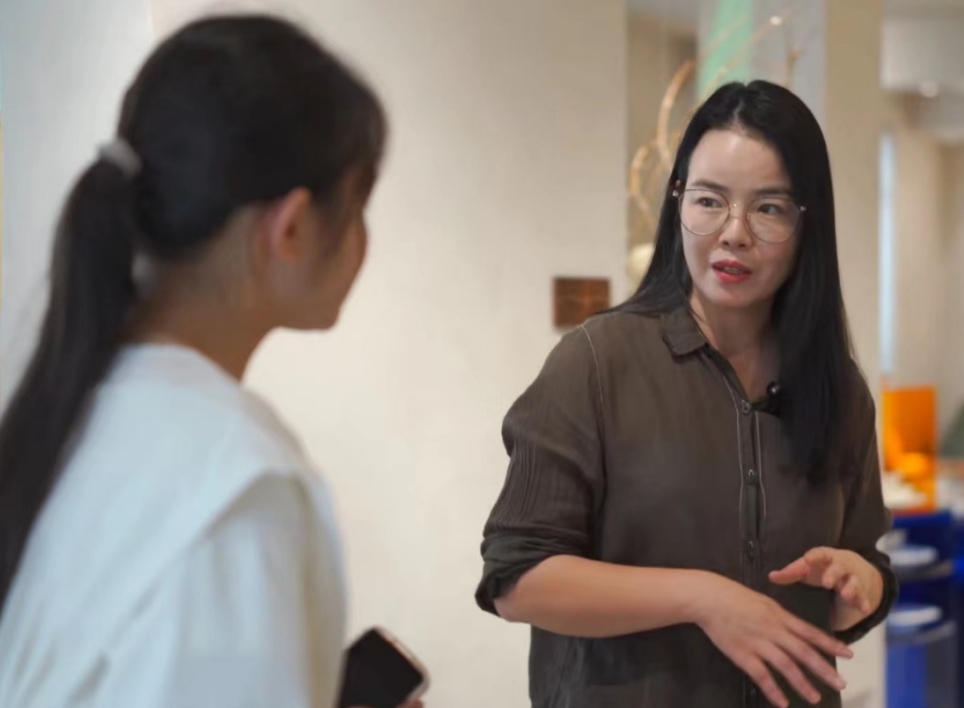 實踐團隊與瓷米文創負責人進行交流 通訊員姜豪祥攝