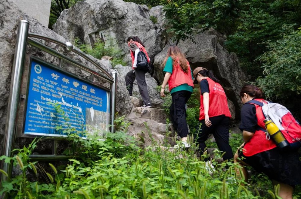 ��ʯ��(m��ng)����(sh��)�`�(du��)�ʳ�֮�С�����ɽҒ��ɽ�������R���q���f�r(sh��)��