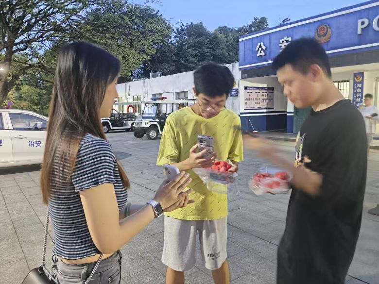 ��̶��W�����l���`�ƽ��׼�ȭ����ɽ��Ȃ����ܴa