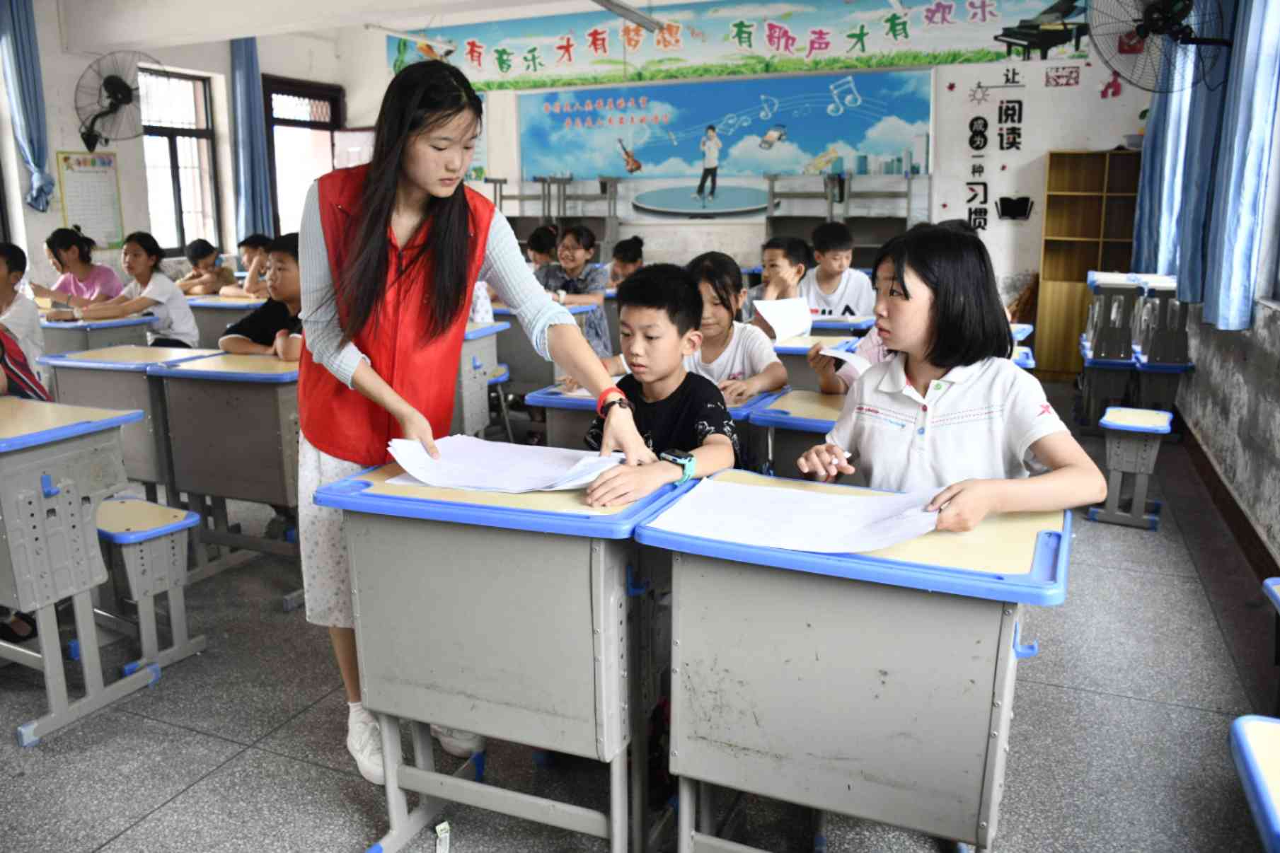 �ӏ�(qi��ng)��ͯ���ս�����������ͯ������L(zh��ng)