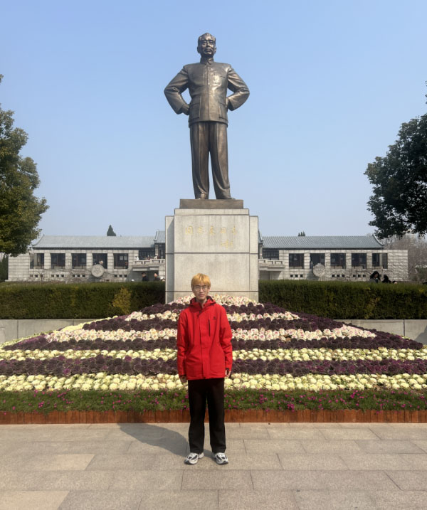 ���K������W����Z�WԺ�{�ЈF���ܶ����o���^:̽���tɫ�Ļ������Ą�(chu��ng)��·��