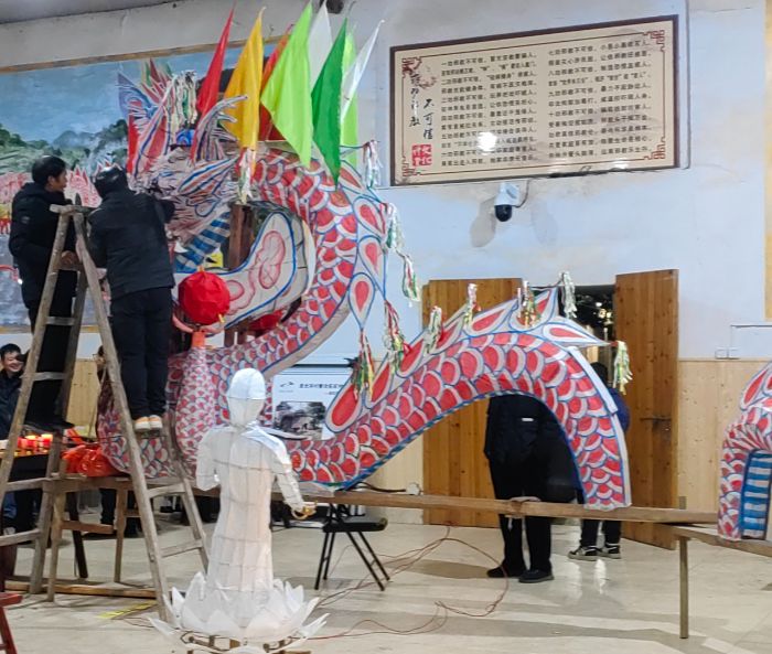 �Ͱ����ڵػ���Ȼ��������׌�l�僺ͯ�ھGˮ��ɽ�г��L