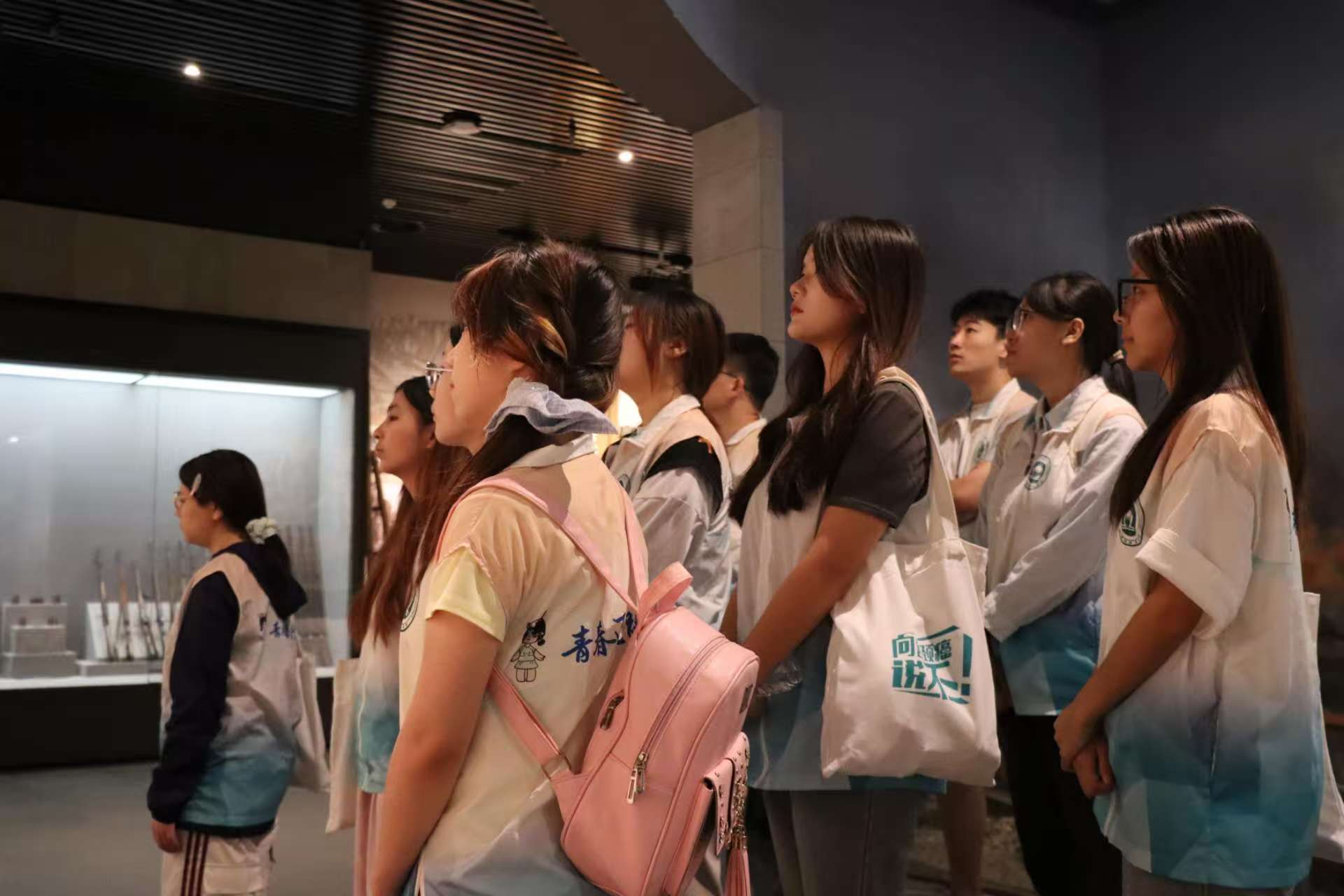 ����������ЌWԺ���`�F���Mü�h���tɫ�����и����l��L�A