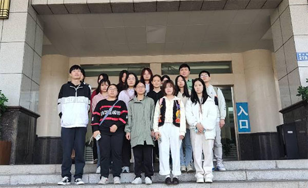 �̌WԺ21�����������Q���_չ���c��ͬ�У��c����顱־Ը���