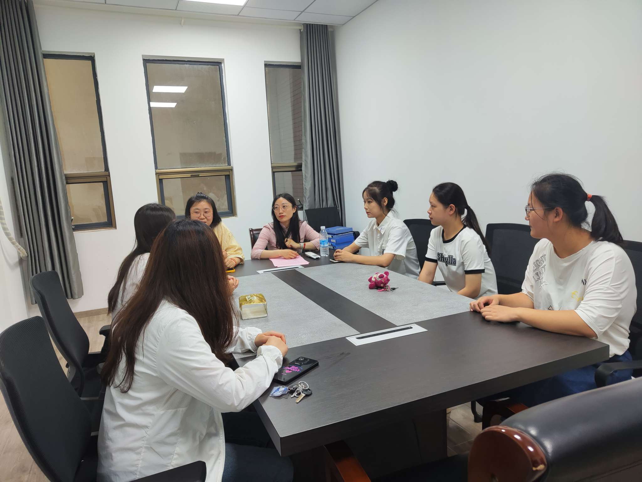 ���]���h�{���Ů���g��