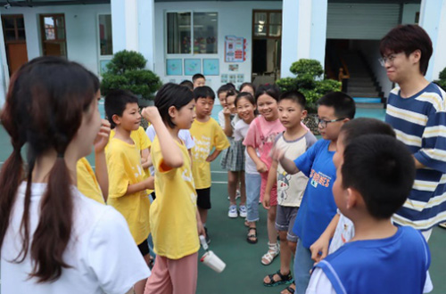 �����У�Ը�l(xi��ng)�d�����ք�(chu��ng)�⣬ͯ������