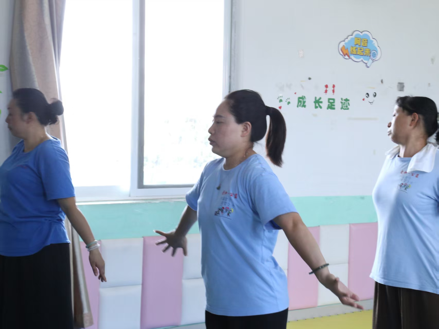 ��Ȼ�鼈����(��i)��ī��־Ը���c�ª�(d��)��ͯ����ӡ�����n ˎ�W(xu��)Ժ����¹�Q־Ը����(w��)�(du��)���(d��ng)