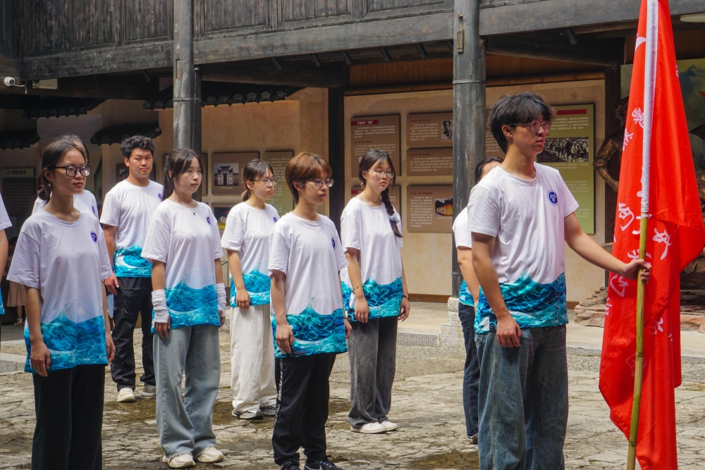 ����ʯ�����R�^�c�ƌW���L�tɫ����           �������tɫ��ʹ���L���hʷ�W�������F���g�o��