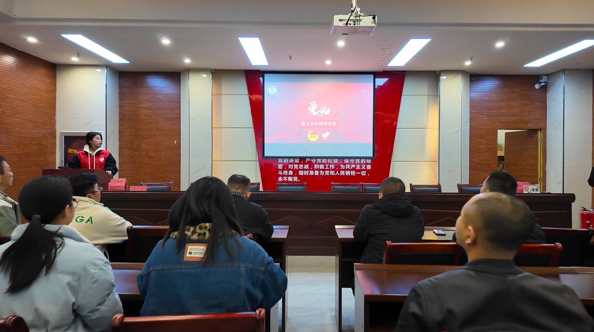 �tɫӛ������^���Q�������tɫ���E��׷��ǭ�С�־Ը���v�F���M���x��^�_չ�tɫ���v