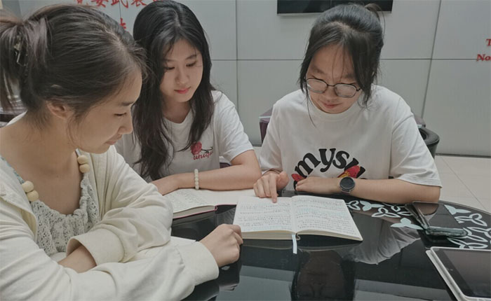 ���С����ϡ����񣬸��������������A�������W�W���_չ���Ͼ������v���