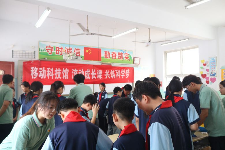 ���ώ�������W(xu��)Ժ���ƄӿƼ��^�����I(l��ng)�����l(xi��ng)���ČW(xu��)У�W(xu��)�ӕ���֪�R����