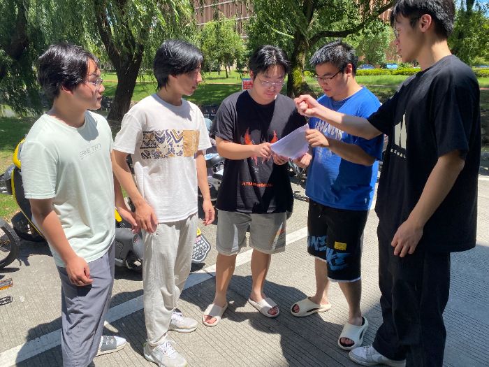 �ܽ^�˺���̽�����ࡪ�������t(y��)�W���W���@���߽�У�@����ƽ�塱