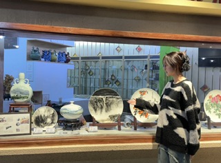 ���@�W�Ӻ����У��m���zн�𣬂����}���