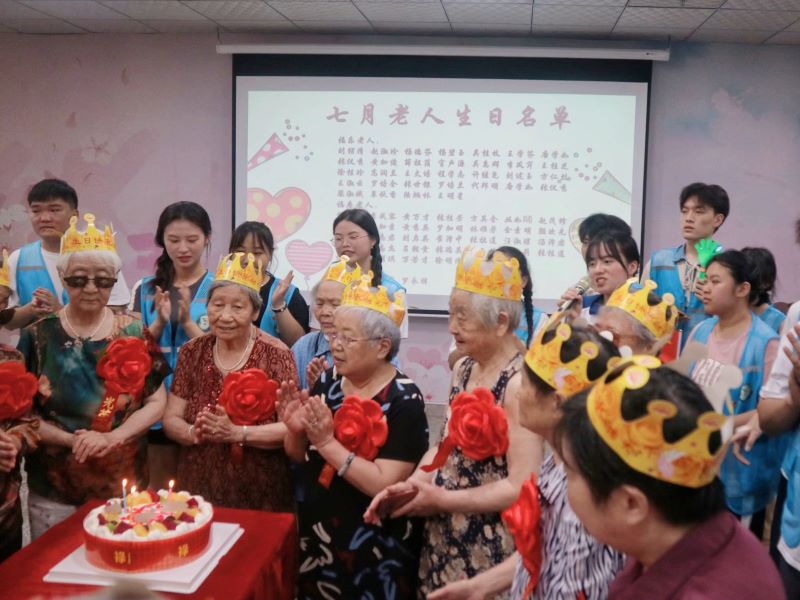 �侴��֮�L���P���A����