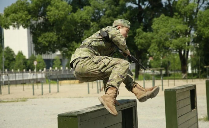 ��(gu��)���ƴ�����á���(zh��n)Ӣ�����ϵK����(zh��n)ِ��Ļ