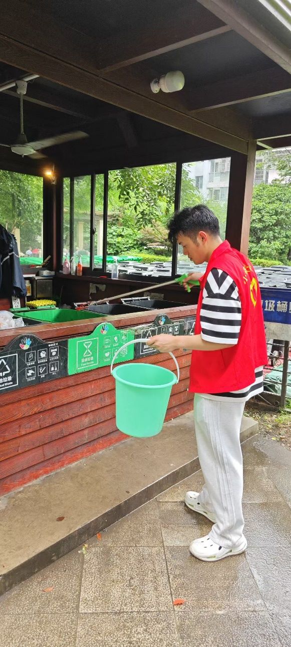 �ğ�΢�⣬����־Ը֮·����ů�˴����`��ָ��ǰ�з���