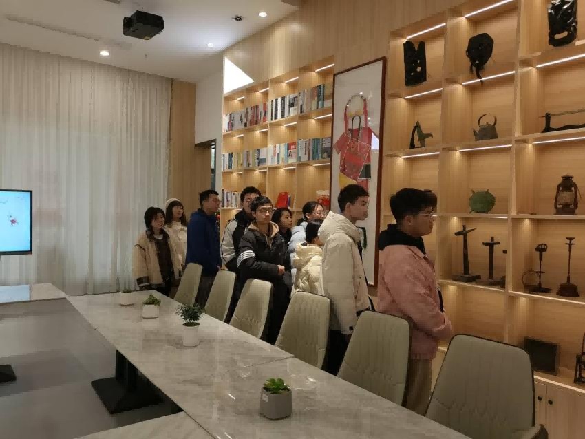 �tɫ�������������Ă����T�ꡪ���Ĵ��r(n��ng)�I(y��)��W(xu��)�W(xu��)�Ӽtɫ�Ļ����`֮�ÈA�M��Ļ