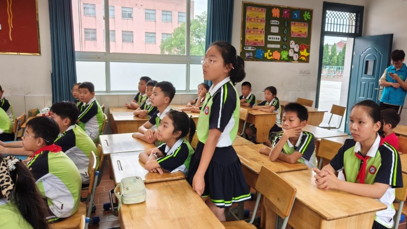 ��ȫ�����M(j��n)У�@������e�ӵ���������С�n��