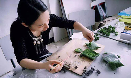 �A�����ֵ���w�y��ĸУ�A������|�f(w��n)��ͯ�Ľ������B(t��i)Ȧ