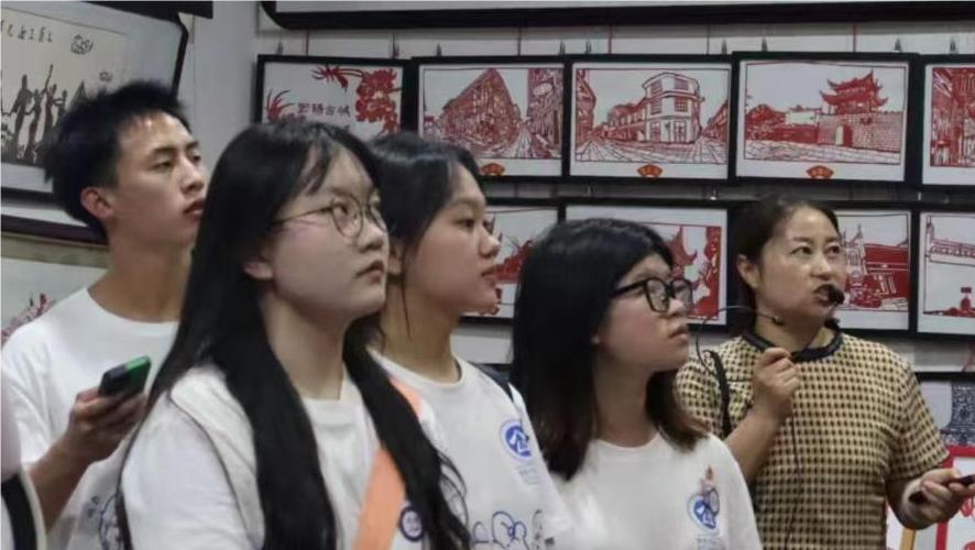 �������z �����e�ӻ�