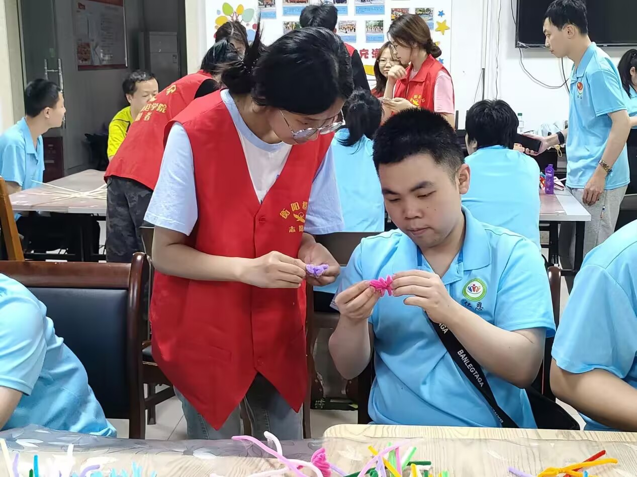 �⎟��(j��ng)�܌W(xu��)Ժ�_չ�����־�ů�⣬ָ�����������Ļ�����־Ը����(w��)���