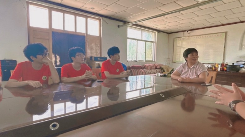 ���r�W�ӌ����У�̽�؞���Ƽ�СԺ��Ҋ�C���о����c�r���ǻ۵Ľ��