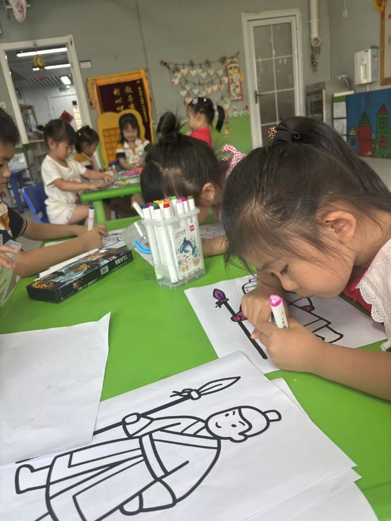 圖為小朋友們?cè)谕可?閆藝凡供圖