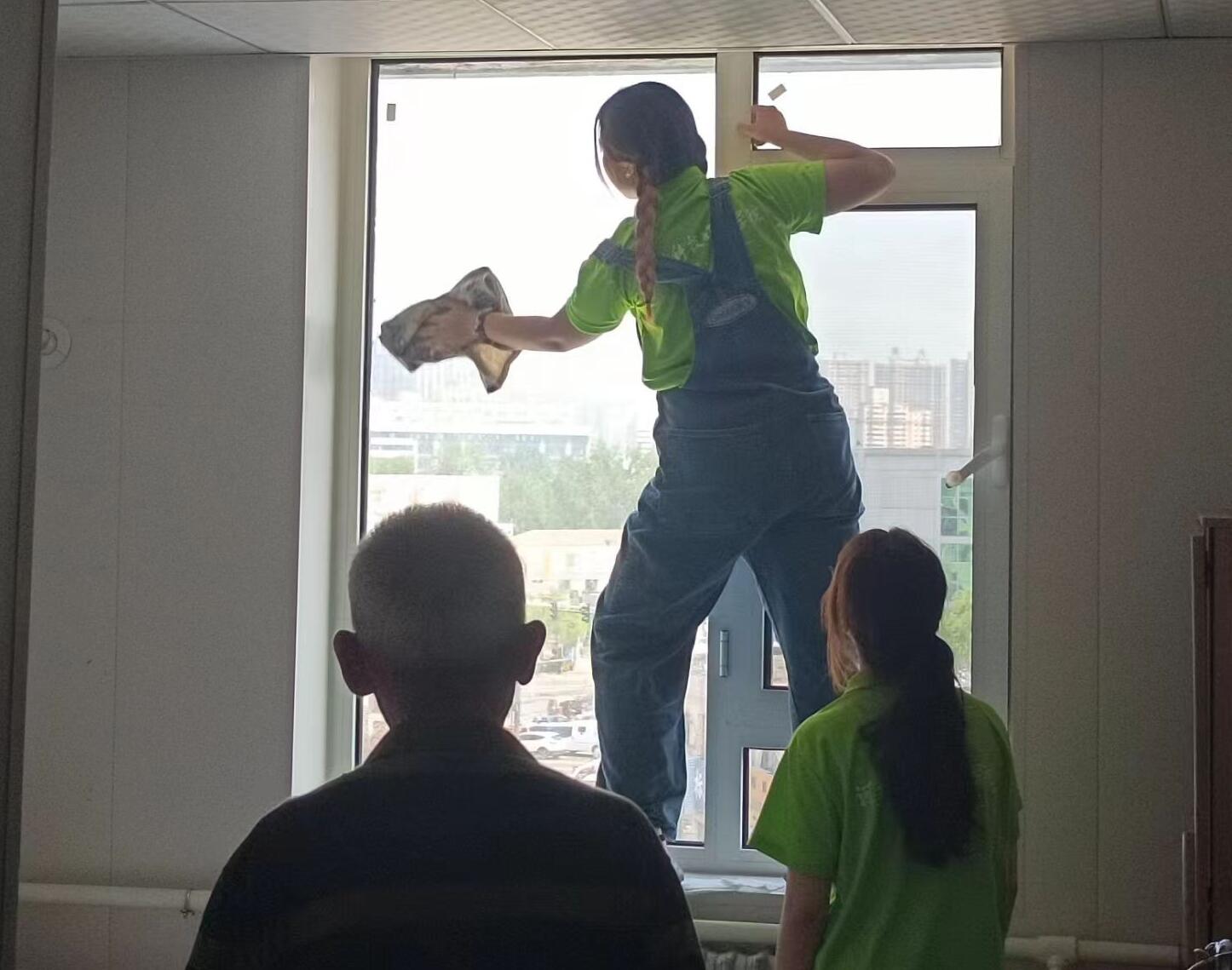 �������ˣ��A���ۡ����ӱ��Ƽ������WԺ�����WԺ���d֮���������`�F