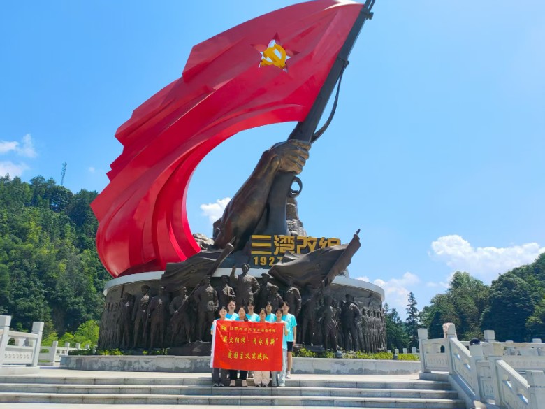 ����������W ��н���������������¡��ۇ����x���`ꠣ��tɫ���������У���������ӳ����