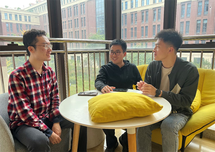 ������ͨ��W(xu��)늚�W(xu��)Ժ�T3076���T3080�F֧�����L����(y��u)���о����˱����Q̖�@�����Z���W(xu��)�L