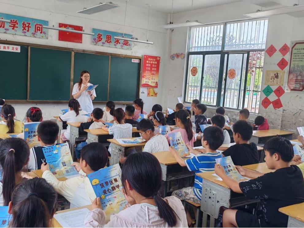 �Ϸʴ�W(xu��)�W(xu��)�ӱ������h���ڡ������l(xi��ng)�����ഺ�������ڌ�(sh��)�`�о`�Žk�����