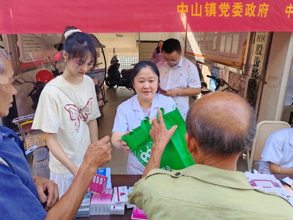 �������������f����