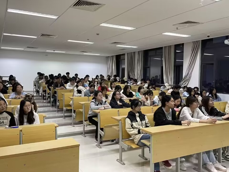 �ӛ�vʷ���^�l(f��)��ǰ����ӛ̩�݌W(xu��)Ժ��(sh��)��W(xu��)Ժ�����������_�n